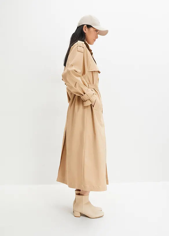 übergroßer Trenchcoat