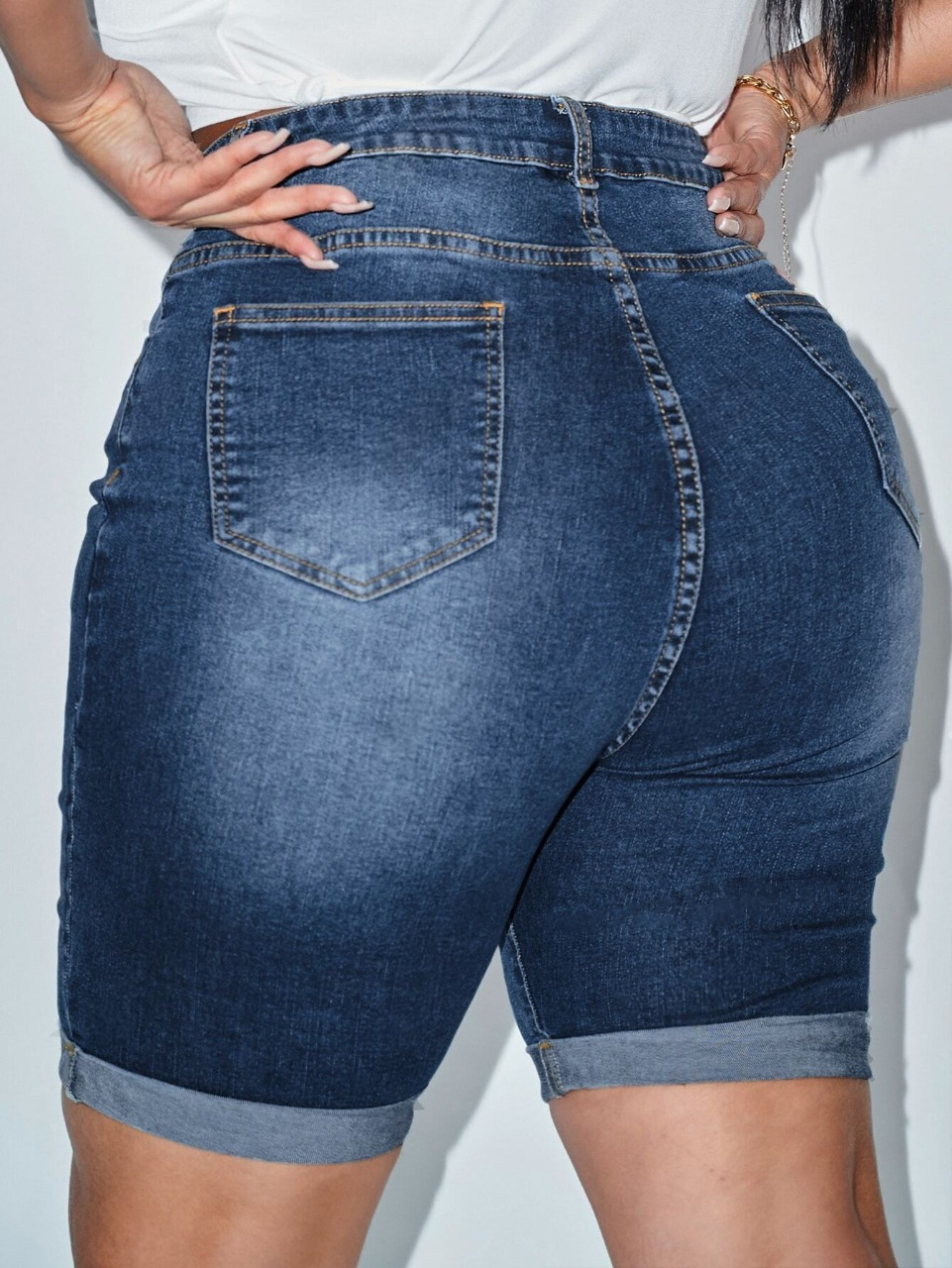 SXY Denim-Shorts mit niedriger Faltung und Waschung