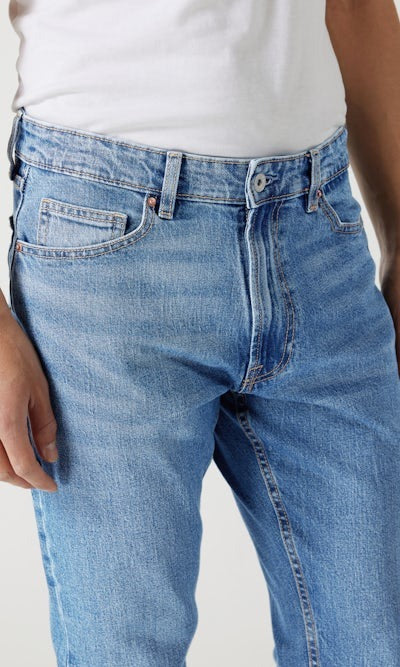 Standard-Jeans in Mittelblau