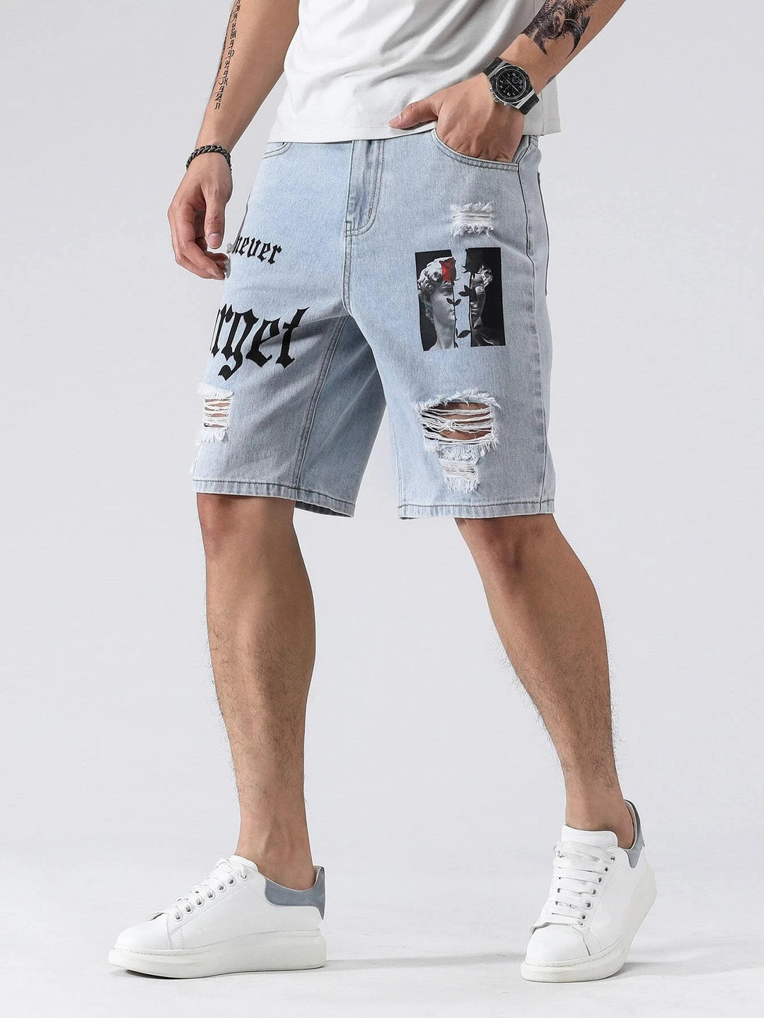 Zerrissene Jeansshorts mit Buchstabengrafik für Herren