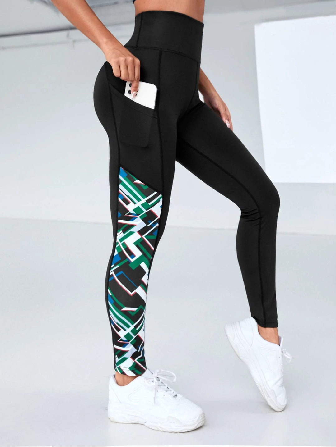 Sportleggings mit Geomuster, breitem Bund und Handytaschen