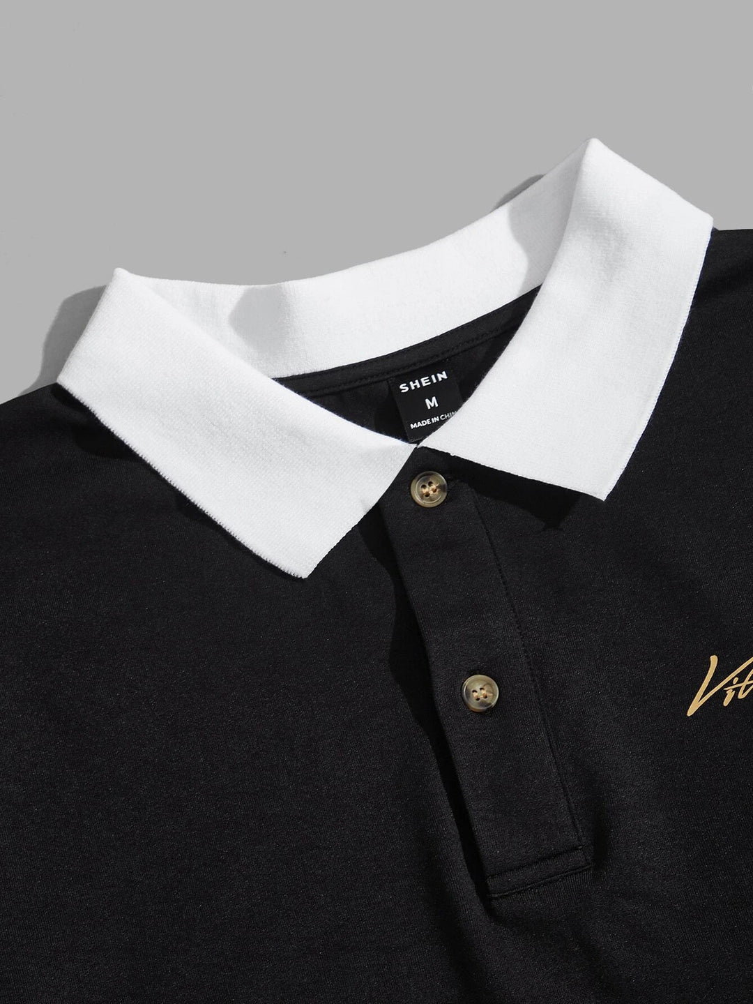 Modomio Poloshirt für Herren mit Buchstaben-Print