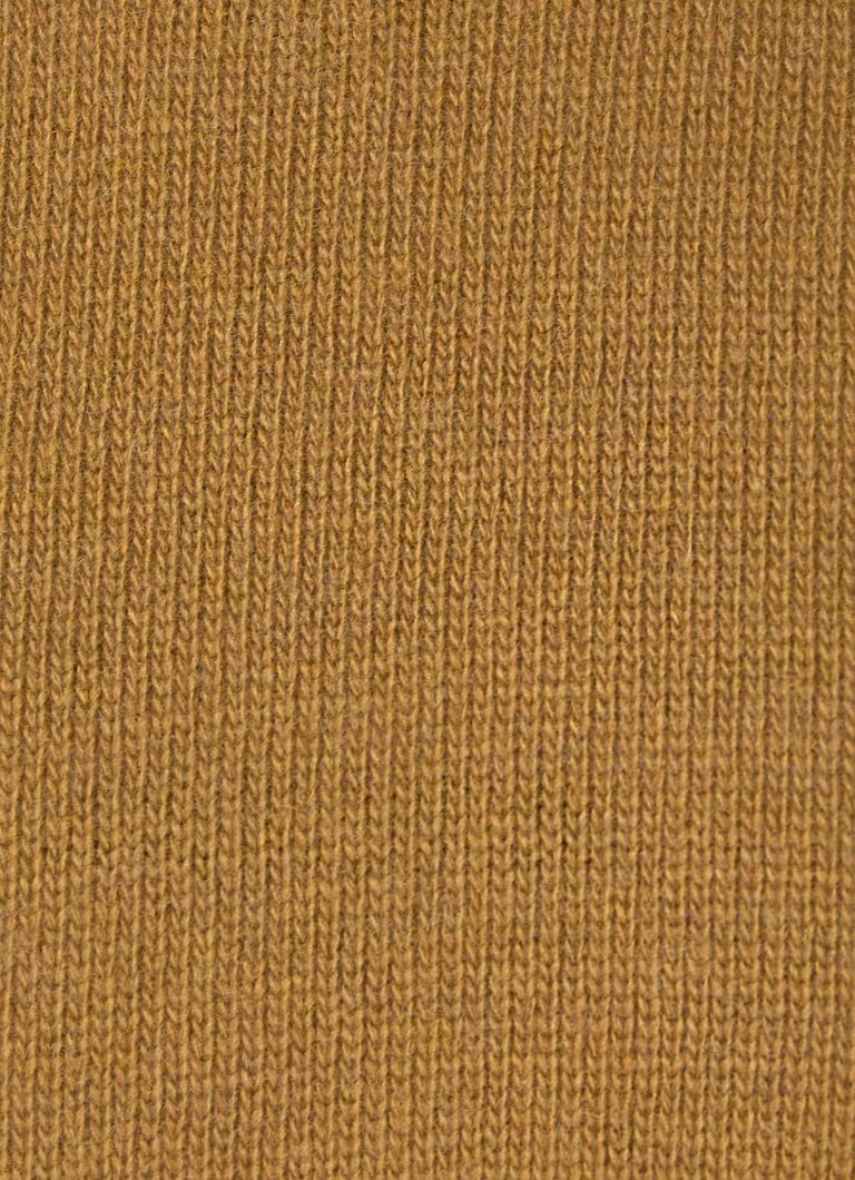 Feinstrickpullover aus einer Kaschmirmischung im Sattelstil