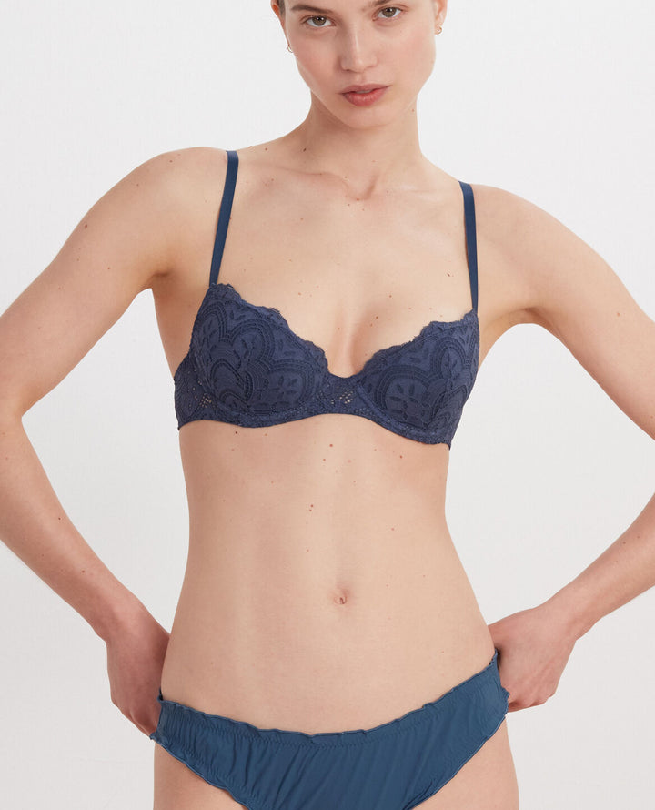 ultramarinblauer Push-up-BH