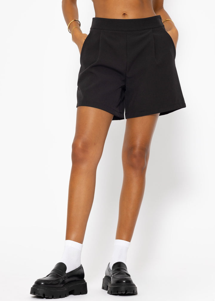 Shorts mit Bundfalten - schwarz