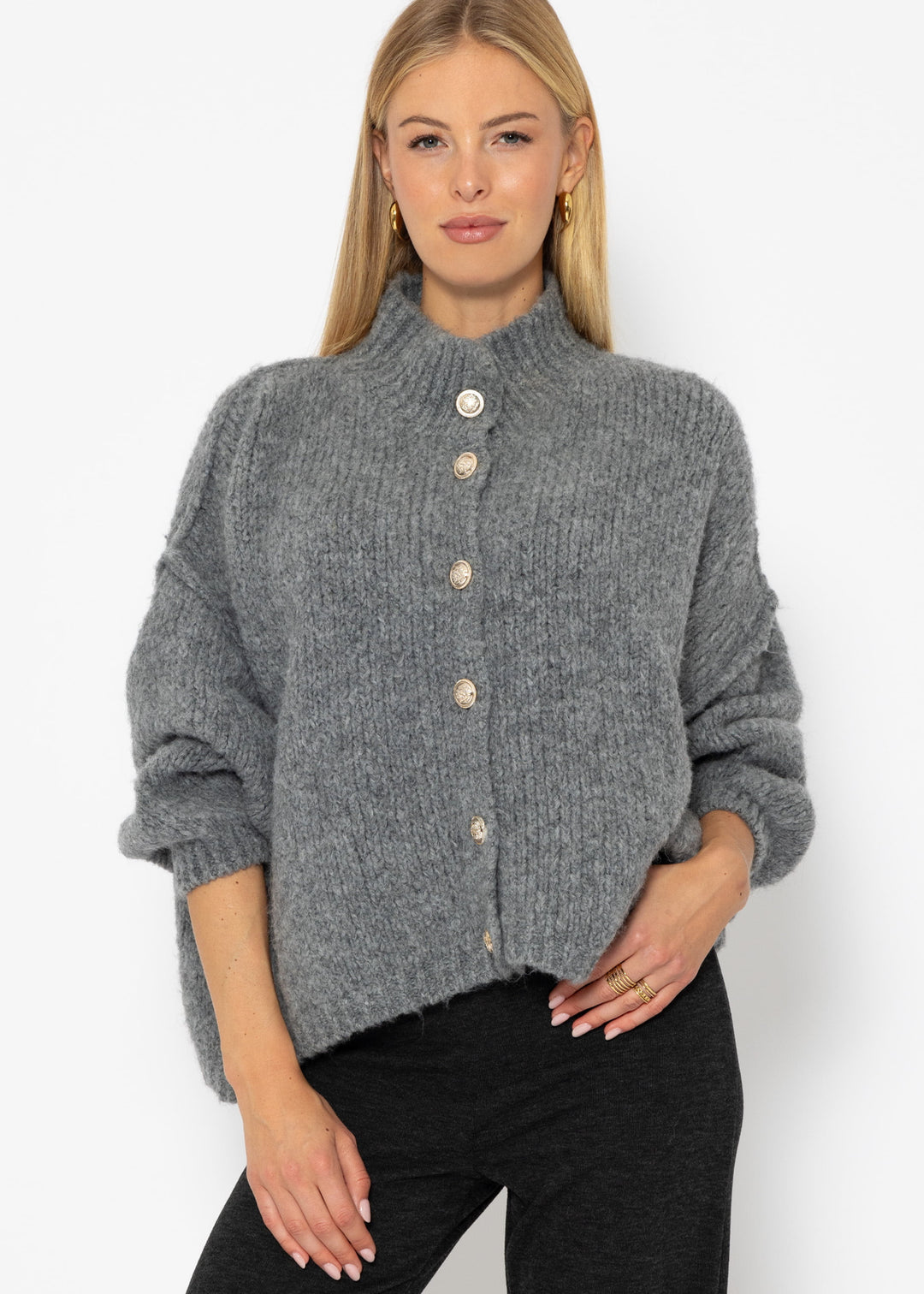 Jessica Haller Gemütlicher Oversize Cardigan mit Knöpfen - grau