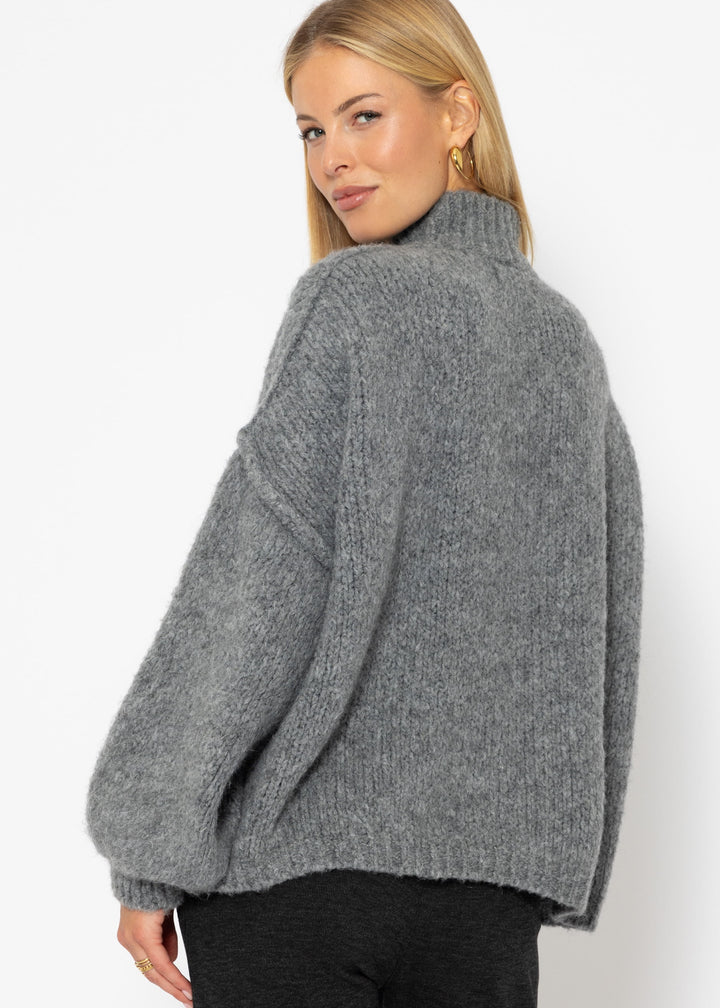 Jessica Haller Gemütlicher Oversize Cardigan mit Knöpfen - grau