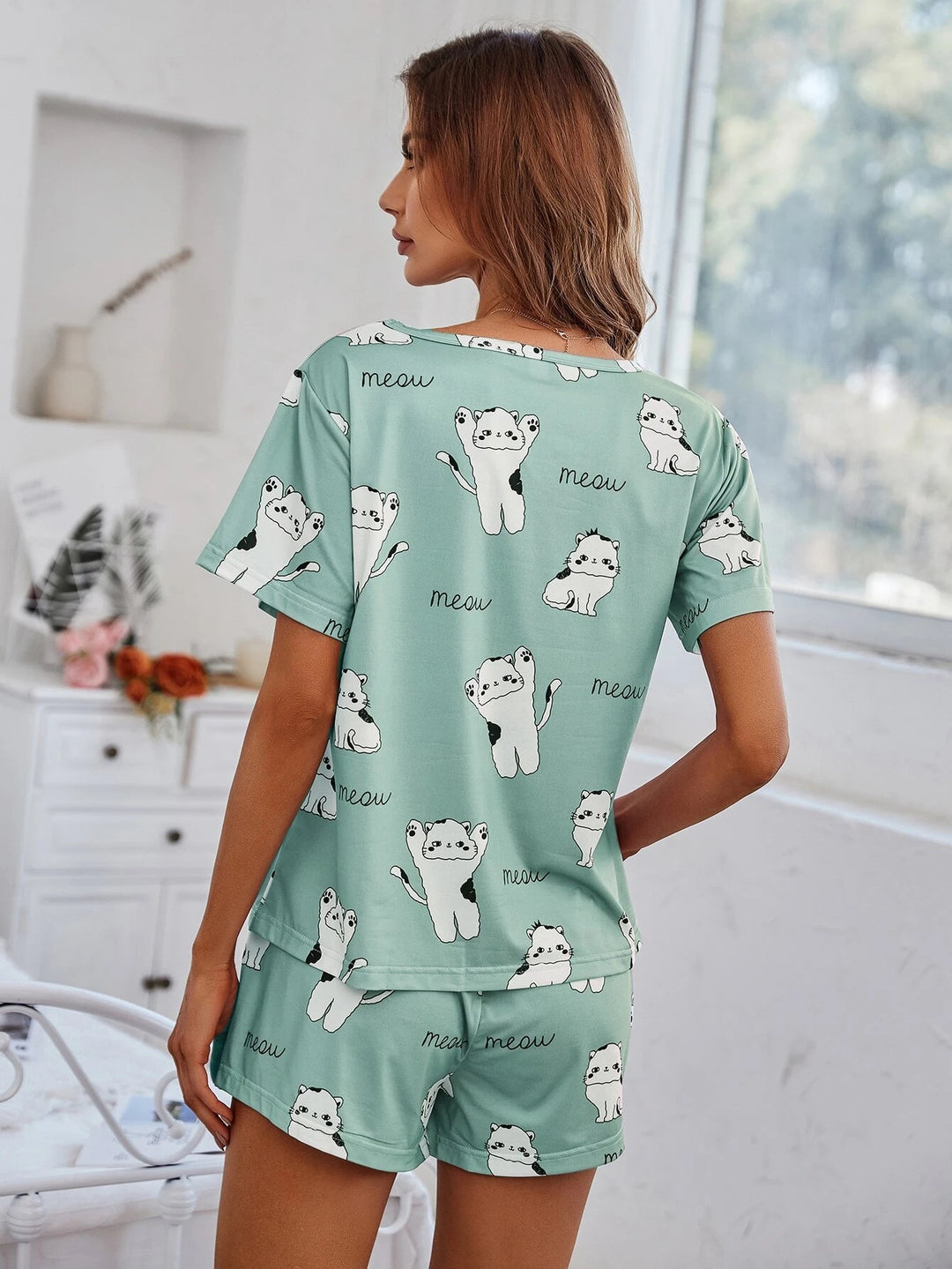 Pyjama-Set aus Oberteil und Shorts mit Cartoon-Grafik-Buchstaben-Print und Bindegürtel in der Taille