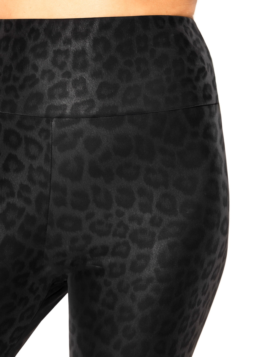 Kunstleder Leggings mit Leo Print - schwarz